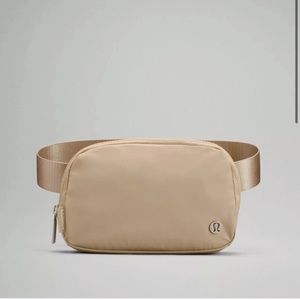 TAN LULULEMON EVERYWHERE BELT BAG!
